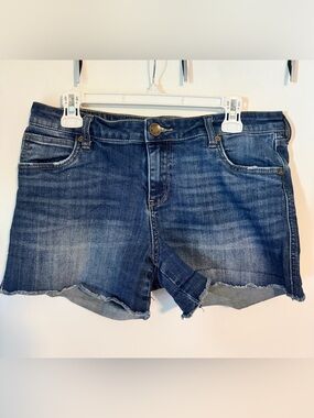 KUT from the Kloth Gidget fray Jean shorts size 12